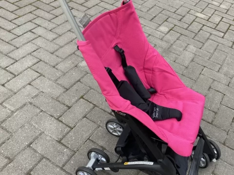 Rent GoodBaby Pockit+ Air All-Terrain kõige kergem reisikäru photo 3