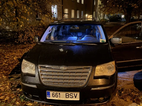 Арендовать Chrysler Grand Voyager Stow and Go 2.8 120kW 2008